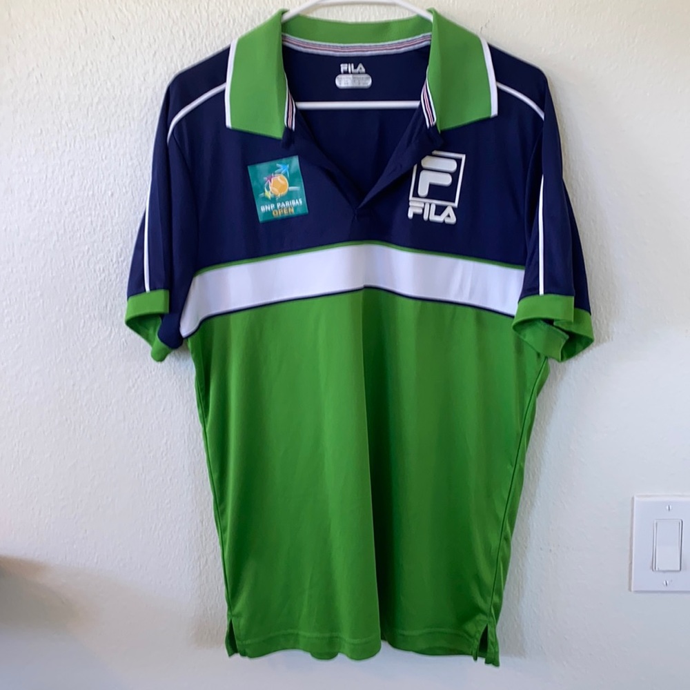 Fila short sleeve Tennis 🎾 shirt size medium